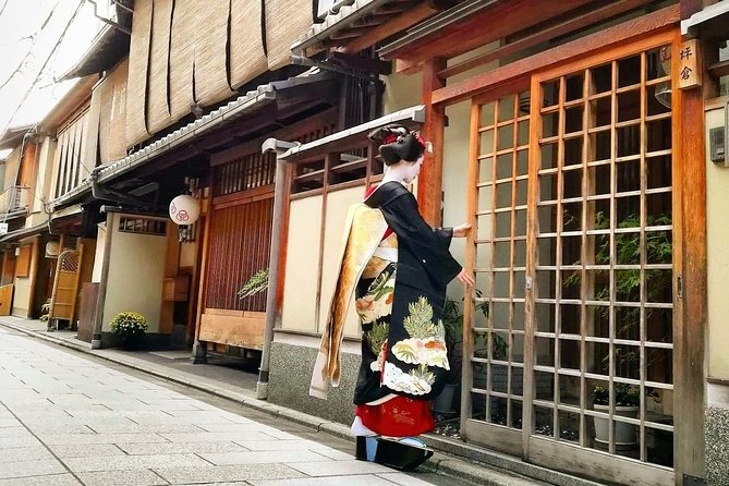 5 Top Highlights of Kyoto Full Day Bike Tour (E-bike option) - Gion by bike: old Kyoto atmosphere without feeling trapped