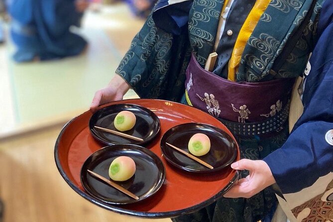 A Unique Antique Kimono and Tea ceremony Experience in English - Who should book this kimono and matcha session?