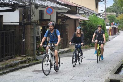 Arashiyama Bamboo Forest & Hidden Gems Bike Tour (Early Bird) - Stop 1: Bamboo Forest Street, Quiet Photos and a Real Soundscape