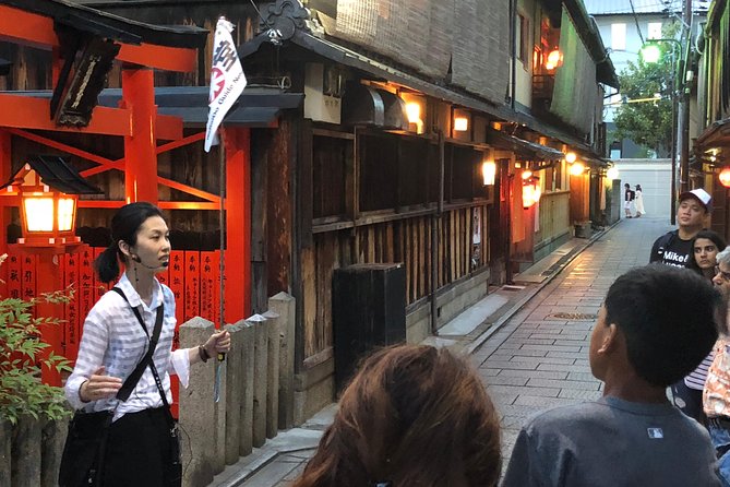 Gion Walking Tour by Night - The 5:30 pm Start: Timing that Lets You See More