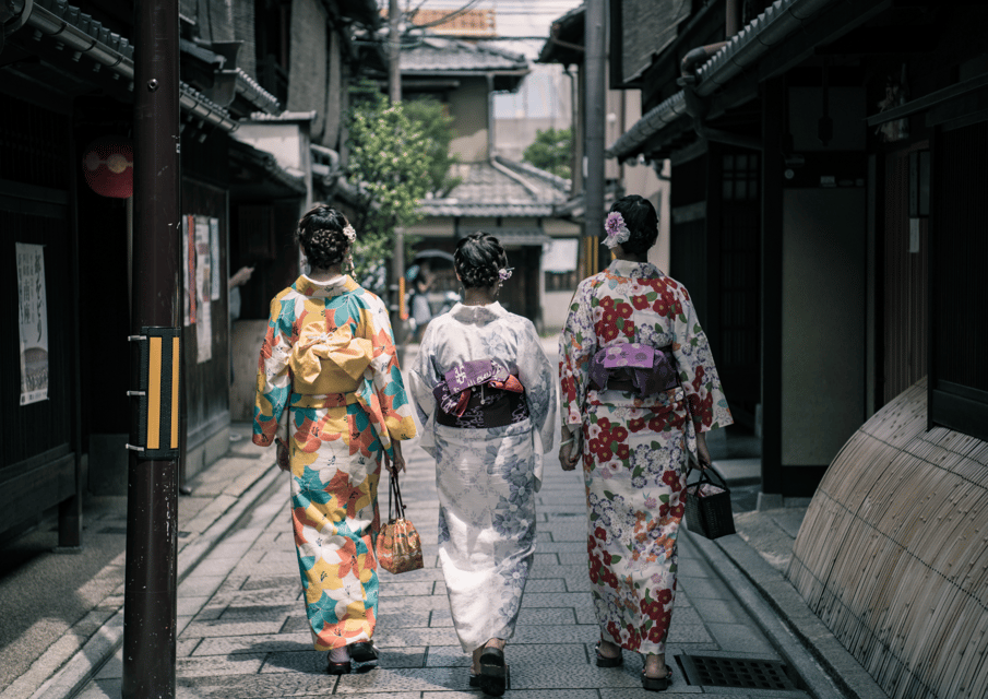 Gion Walking Tour, Geisha Show and Japanese Game in Kyoto - Key highlights to expect