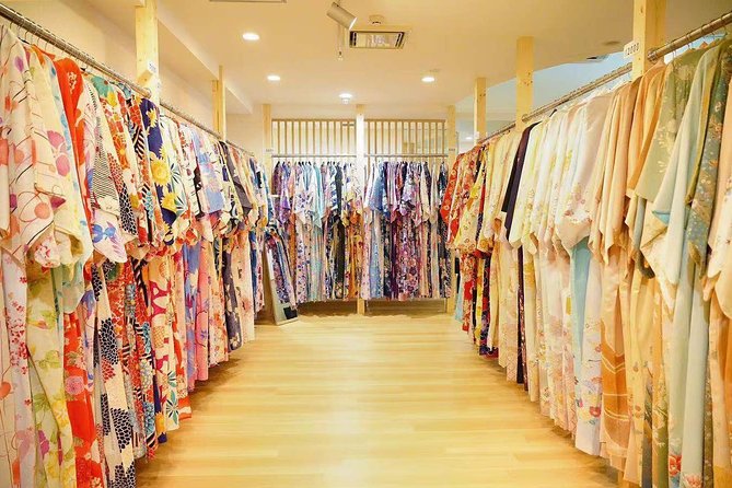 Kimono and Yukata Experience in Kyoto - Entering the Kyoto Kimono Rental Rei setup in Gion