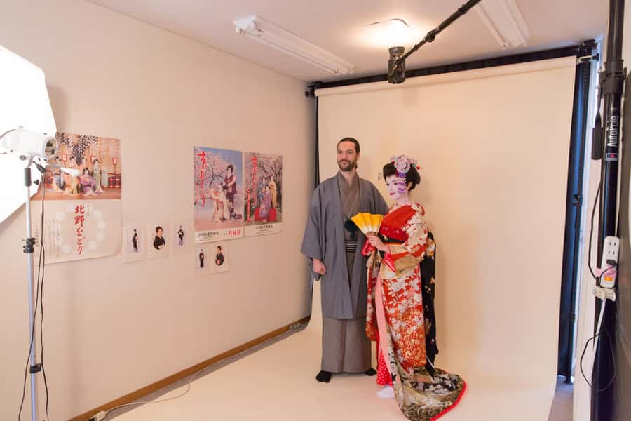 Kyoto: 2-Hour Maiko Makeover and Photo Studio Shoot - Wig placement and accessories: how you get the full silhouette