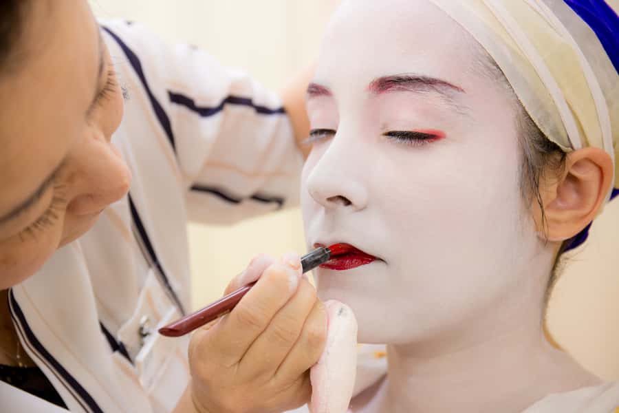 Kyoto: 2-Hour Maiko Makeover and Photo Studio Shoot - Comfort and rules that actually affect your experience