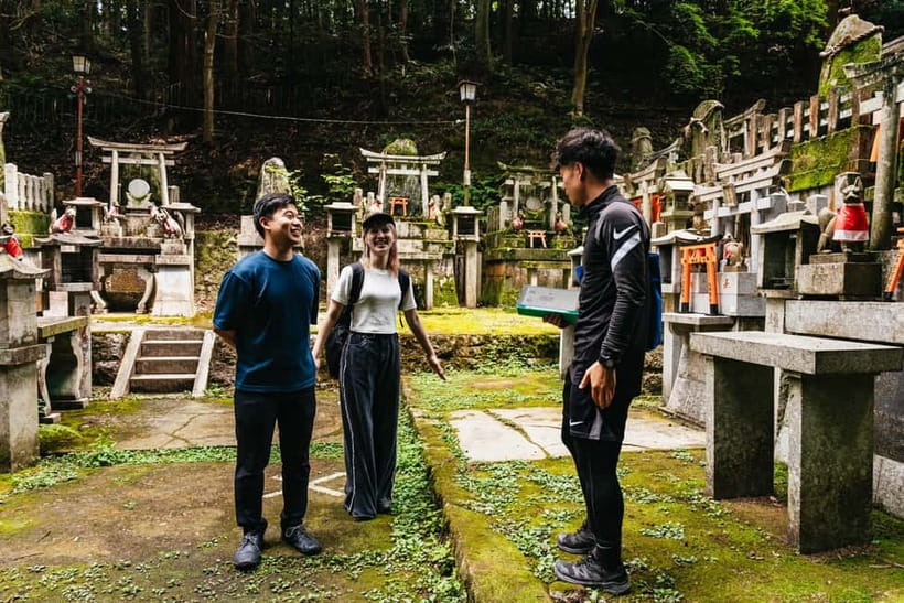 Kyoto: 3-Hour Fushimi Inari Shrine Hidden Hiking Tour - Viewpoints on the torii route: when the climb turns into theater