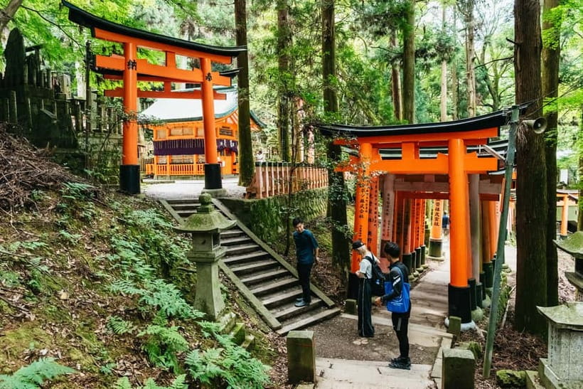 Kyoto: 3-Hour Fushimi Inari Shrine Hidden Hiking Tour - The guide impact: etiquette, context, and photos that actually help