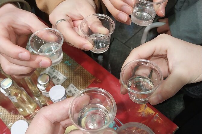 Kyoto Food Tour of 10 Tastings with Wagyu, Mochi & More Surprises - Wagyu sushi and the hidden rhythm of tasting