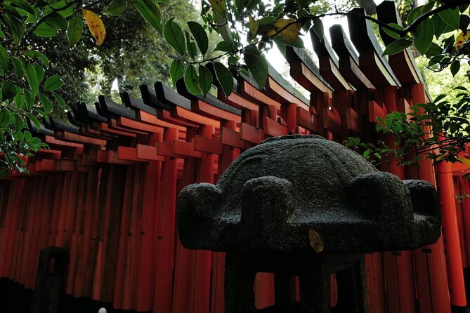 Kyoto Fushimi-Inari Night Walking Tour - What “after the crowds” really means (and why dusk helps)