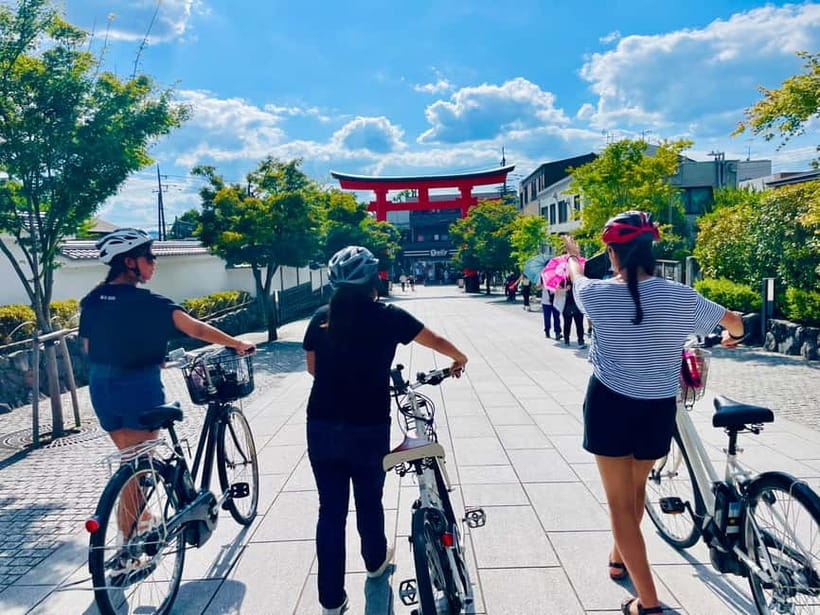 Kyoto: Fushimi Inari Shrine and Tofukuji Temple E-Bike Tour - Fushimi Inari Shrine: Shinto context that makes the torii make sense