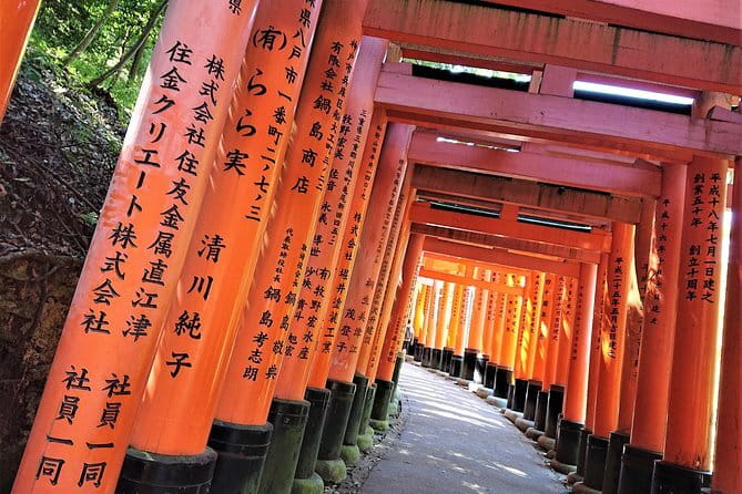 Kyoto: Geisha Dinner & Gion Cultural Walk - The 40-minute Gion walk: street cues you can actually notice
