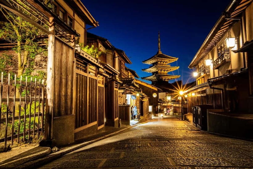 Kyoto Geisha Walking Tour: Gion District & Hidden Gems - Machiya townhouses, teahouses, and the “how Gion is built” details