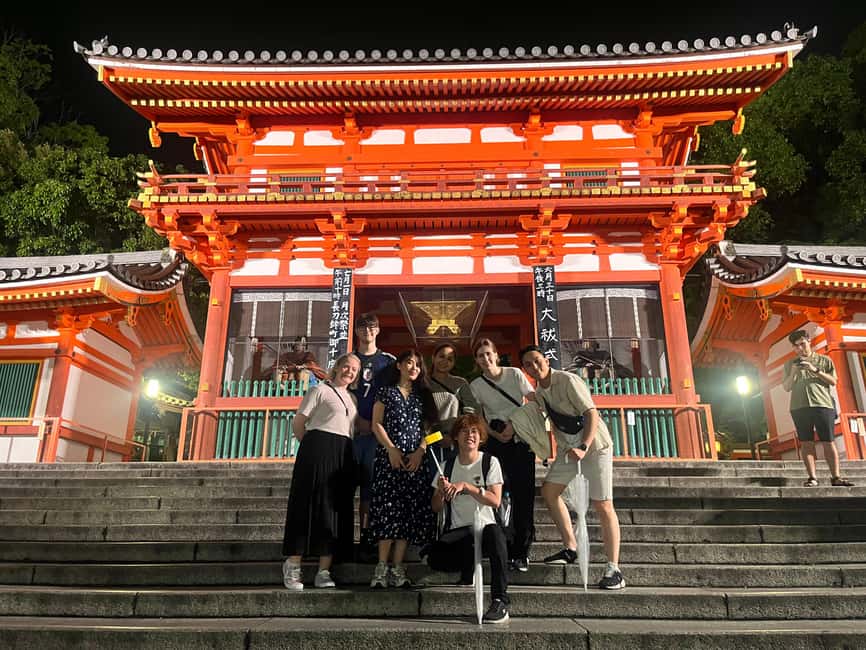 Kyoto: Gion Magical Night Walking Tour with Geisha Trivia - Hidden pathways in Gion: quiet streets that feel local