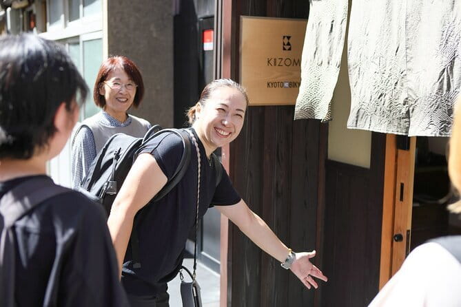 Kyoto: Gion & Pontocho Food Tour with 13 Dishes - Pontocho Guided Walk: Shift from Gion to Dinner Mode