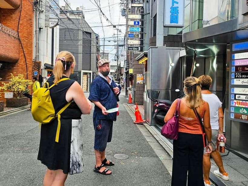 Kyoto: Gion Sunset Walking Tour with Local Guide - Scenic views and quiet turns: the part that makes the walk feel worth it