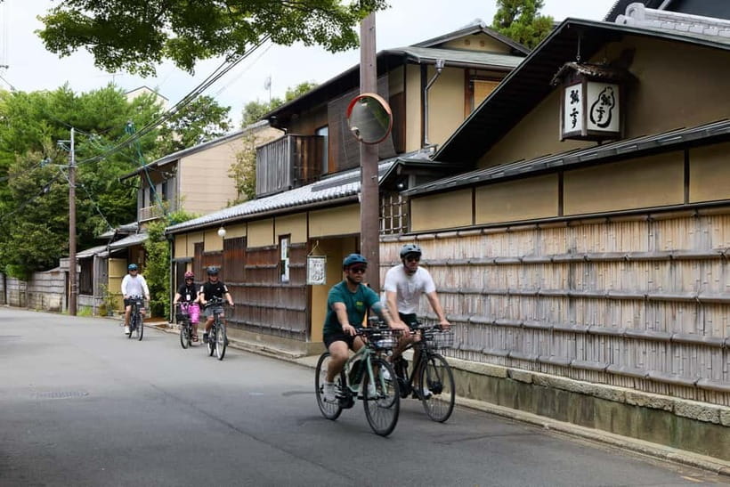 Kyoto: Hidden Gems E-Bike Tour Through Backstreets & Temples - Shimogamo-jinja Shrine: A Calmer Moment in the Lower City