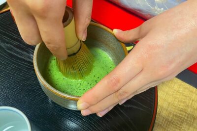 Kyoto Kiyomizu Tea Ceremony with Scenic Garden Views - Inside the Teahouse: Garden Views and a Traditional Pace
