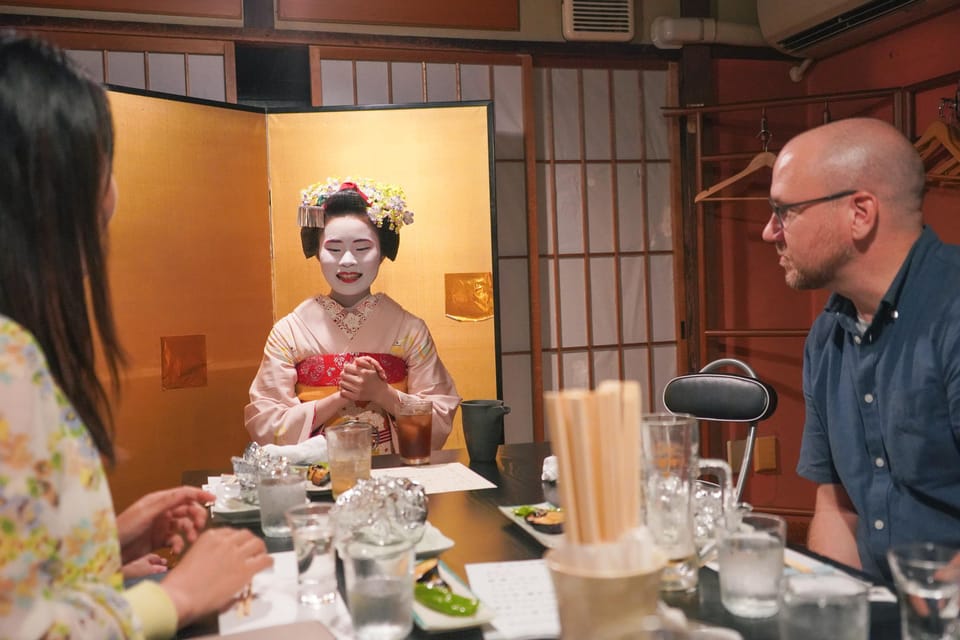Kyoto: Maiko Dinner in Traditional Restaurant and Tour - Etiquette and interaction tips that keep the night enjoyable