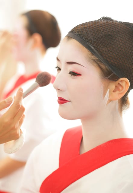 Kyoto: Maiko Makeover and Photoshoot Experience - Finding the studio near Kiyomizu-michi without stress