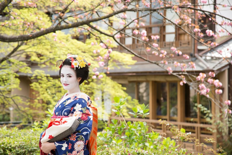 Kyoto: Maiko Makeover and Photoshoot Experience - The 10-minute self-photo window: use it like a checklist