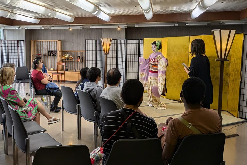 Kyoto: Meet-and-Greet, Maiko Show and Experience - The Maiko Dance: Short, Precise, and Surprisingly Easy to Follow