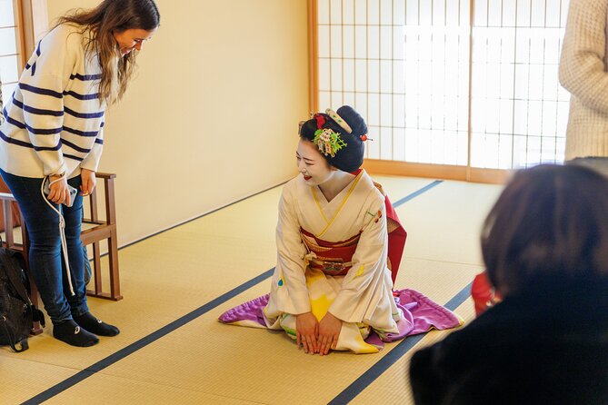 Kyoto: Meet the Geisha Maiko with Gion Walking Tour - Inside the Ochaya: what you’ll see and who you’ll meet