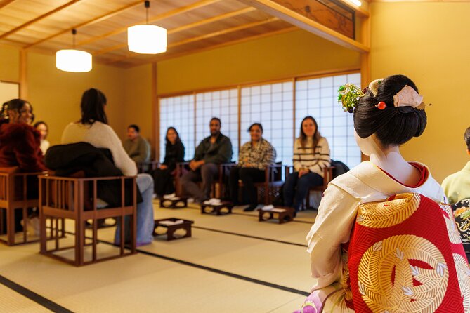 Kyoto: Meet the Geisha Maiko with Gion Walking Tour - The performance and Q&A: where the culture clicks