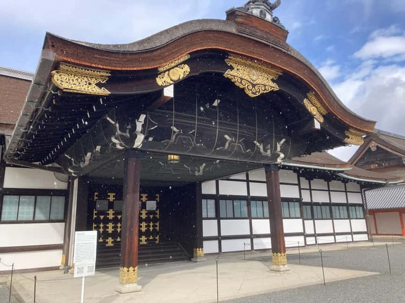 Kyoto: Nijo Castle and Kyoto Imperial Palace Guided Tour - Nijo Castle: Tokugawa power made visible in wood, space, and detail