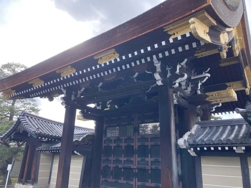 Kyoto: Nijo Castle and Kyoto Imperial Palace Guided Tour - Kyoto Imperial Palace: gardens and architecture built for season-to-season meaning