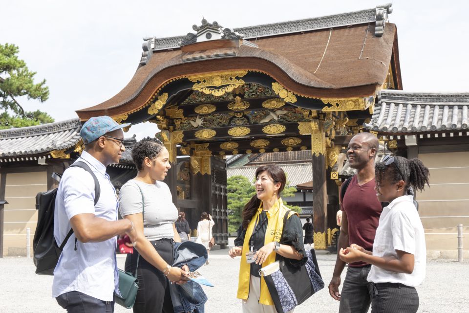 Kyoto: Nijo-jo Castle and Ninomaru Palace Guided Tour - Why Nijo Castle’s Ninomaru Palace is the point