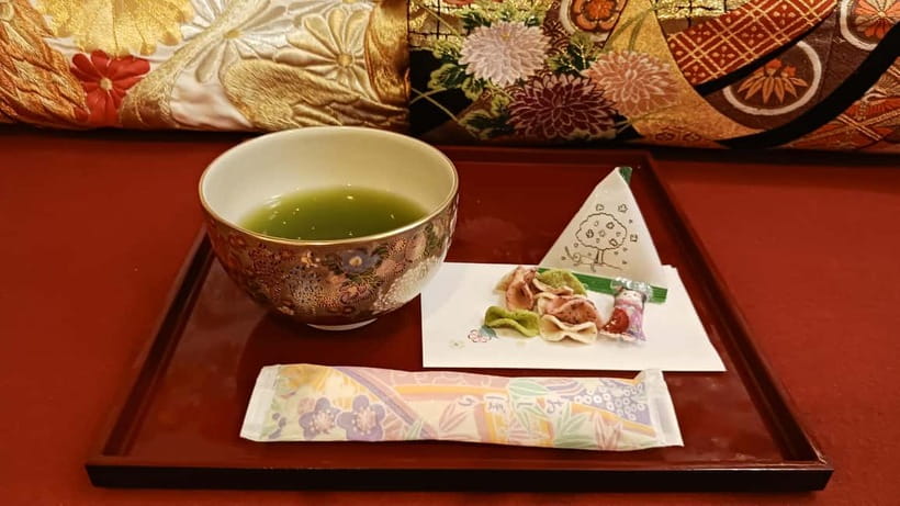Kyoto: Nishiki Market Tea Ceremony with Koto Performance - The quiet magic of koto: music that fits the moment
