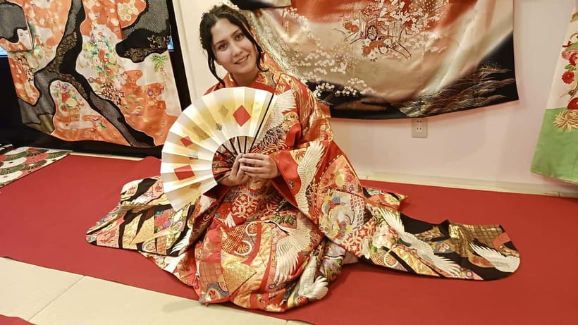 Kyoto: Nishiki Market Tea Ceremony with Koto Performance - Timing, group size, and what to expect in the room