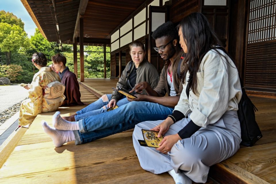 Kyoto: Private Customized Walking Tour with a Local Insider - Gion and Geisha culture walks without awkward guesswork