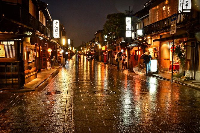 Kyoto Private Day Tour with English-Speaking Driver from Kyoto - Kodai-ji gardens and Yasaka Shrine’s lantern energy