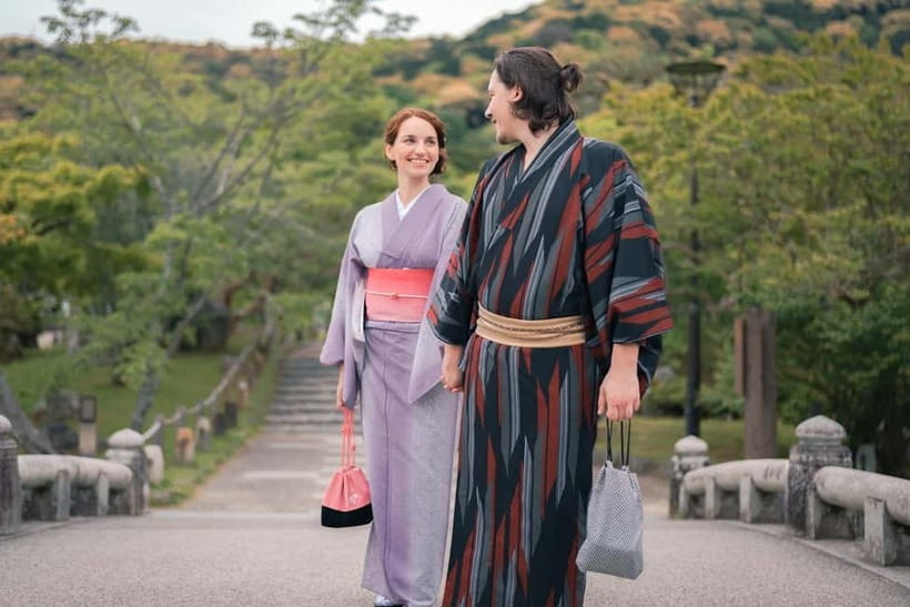 Kyoto: Private Photoshoot Service - Arashiyama and the bamboo forest: iconic shots with crowd reality