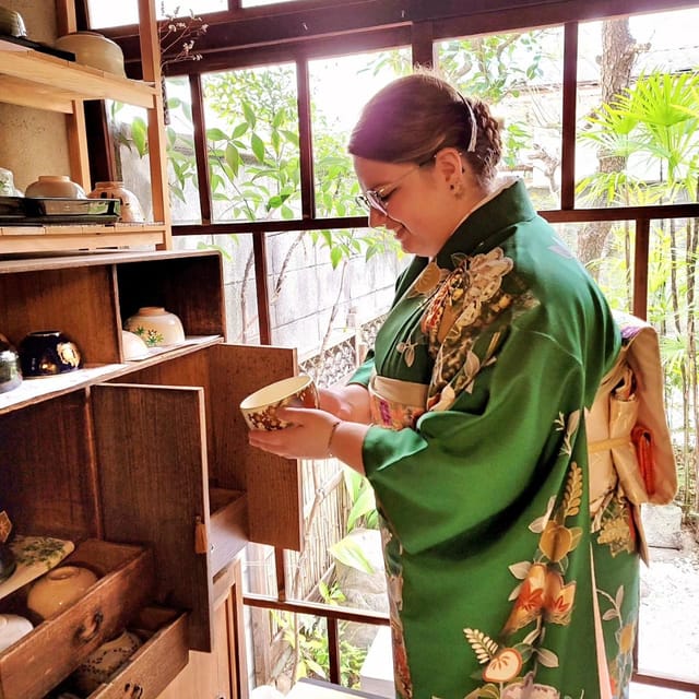 Kyoto: Table-Style Tea Ceremony at a Kyo-Machiya - Photos and props: umbrellas, fans, and katana-style moments