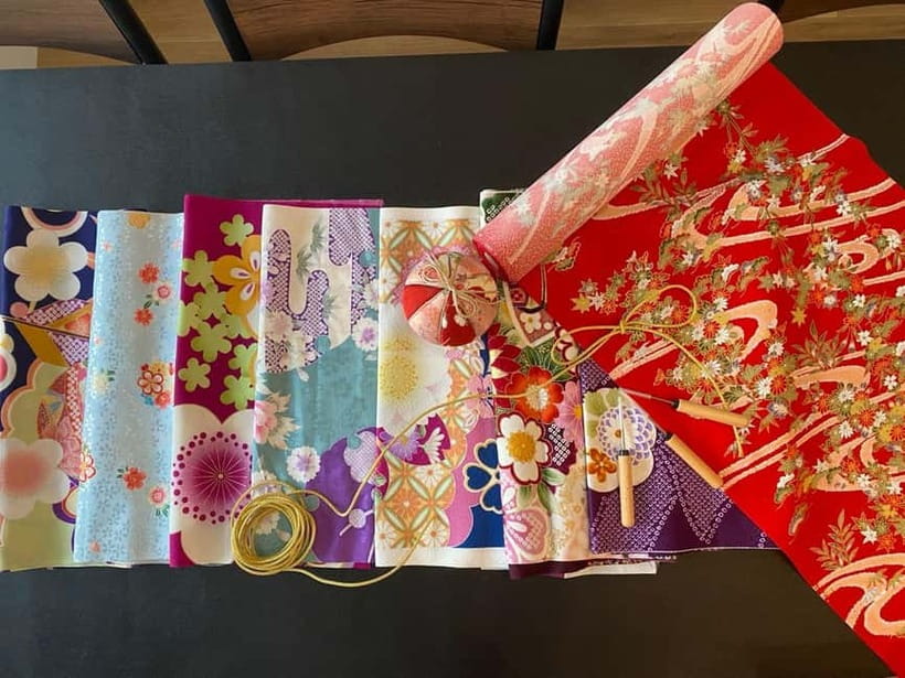 Kyoto: Traditional Kimono Fabric Handicrafts Workshop - Tea, Traditional Sweets, and a Break From Walking