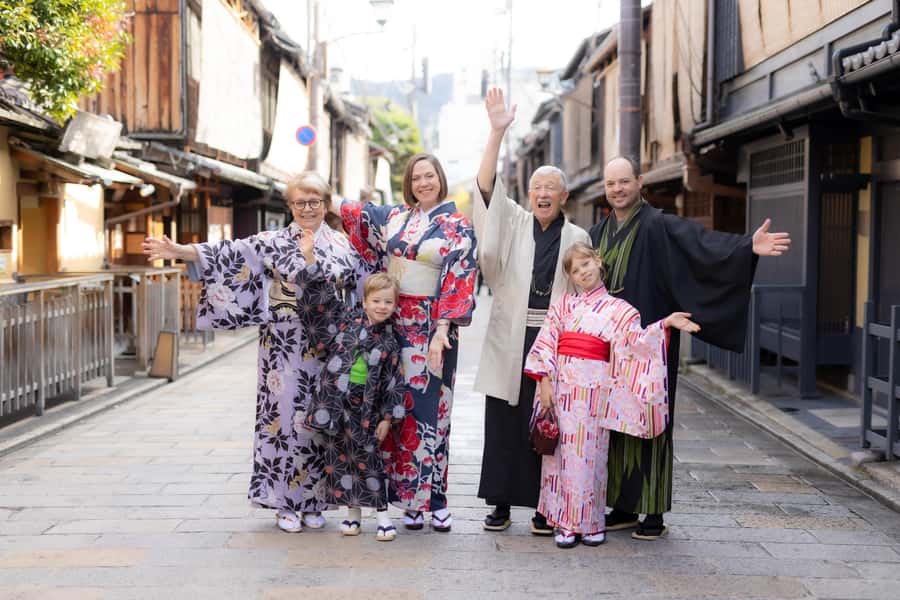 Kyoto: Traditional Kimono Rental - The dressing process: why the timing is the real deal