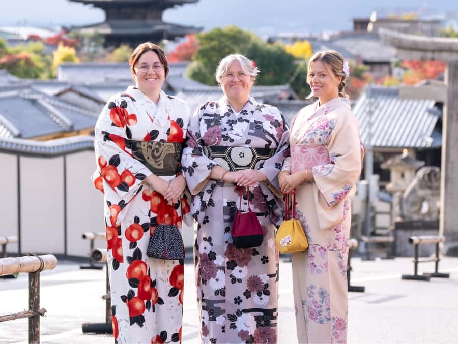 Kyoto: Traditional Kimono Rental - Photo rules, footwear rules, and other small things that keep it smooth