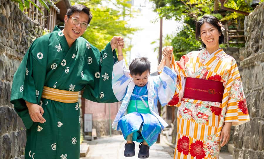 Kyoto: Traditional Kimono Rental - Hairstyling and makeup add-ons: what you can customize