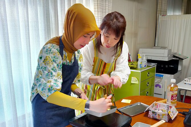 Near Fushimiinari: Kyoto Home Cooking Class & Supermarket tour - Inside the Traditional House: Tatami, Tokonoma, and a Garden-View Meal