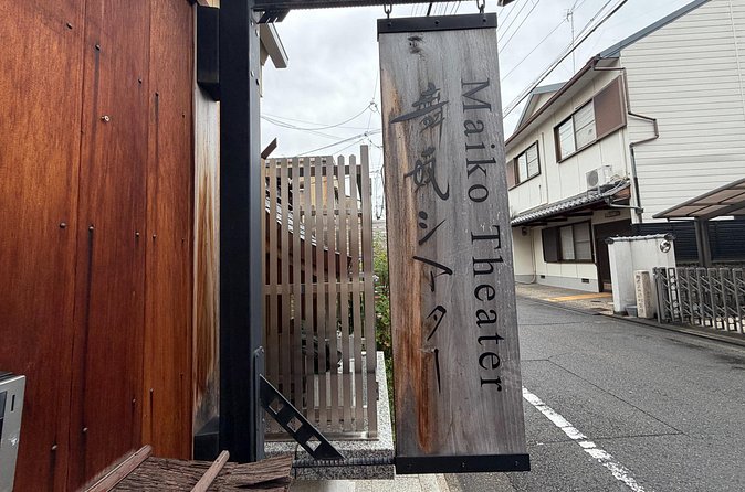 One Hour Geisha Show in Gion Kyoto - The Japanese game: a fun way to learn by doing