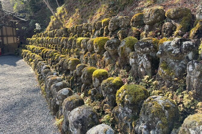 Pedal Adventure Kyoto's iconic landmarks on an e-bike tour - Stop 2: Higashiyama Ward Temples, Plus a Snack Break