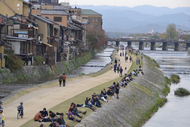 Private Highlights of Kyoto Tour - Nijo Castle’s Tokugawa drama and Sanjusangendo’s statue count