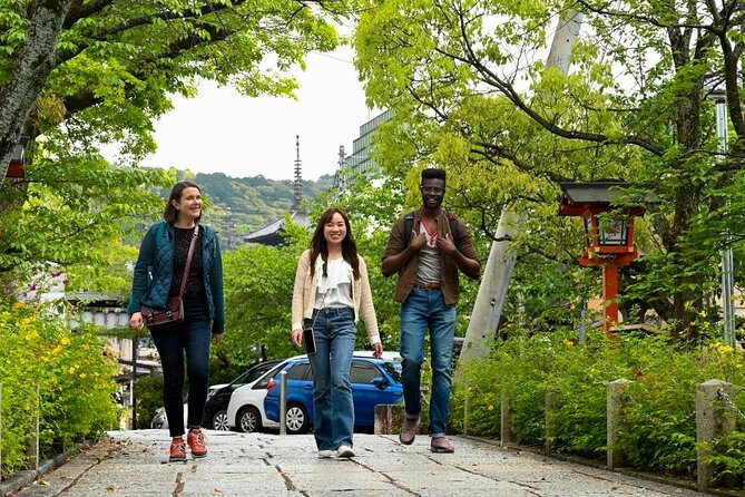 Private Kyoto Tour with a Local, Highlights & Hidden Gems, Personalised - Gion to Yasaka Shrine (Plus Maruyama Park Breathing Space)