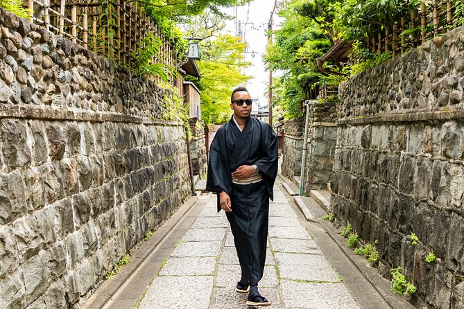Private Photoshoot Experience in Kyoto ( Gion ) - Photos You’ll Actually Receive: Edited JPGs Plus the Full Set