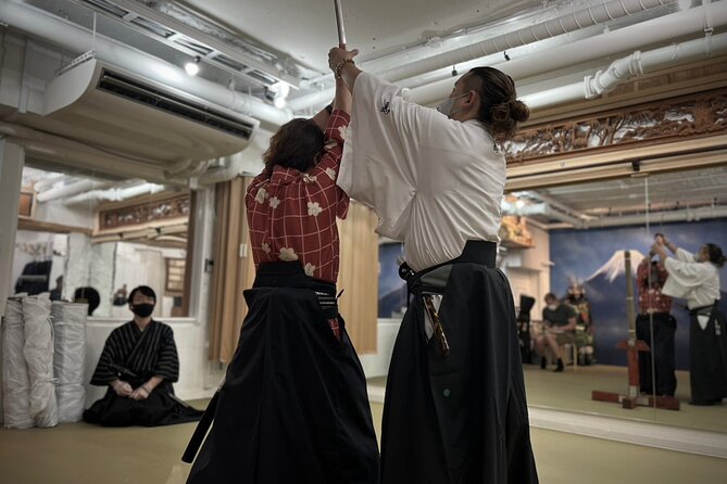 Samurai Training with Modern day Musashi in Kyoto - Watching Musashi’s modern display: two-katana performance