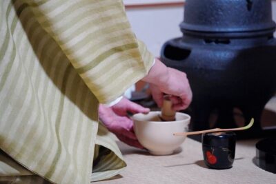 Tea ceremony by the tea master in Kyoto SHIUN AN - The matcha lesson: utensils, whisking, and your two servings