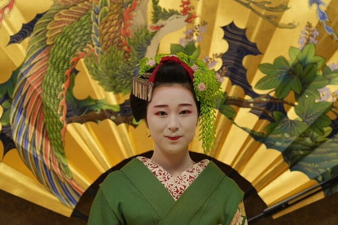 The Art of Geisha: Exclusive Show & Gion Walking Tour - What to expect from the guide (and how to get the most)